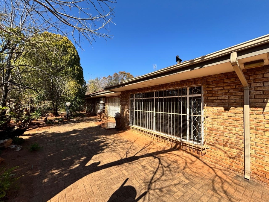 4 Bedroom Property for Sale in Flamwood North West